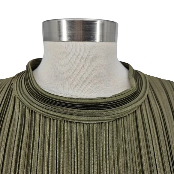 PrettyLittleThing Pleated Bodycon Midi Dress Olive Green Sleeveless - Picture 3 of 7